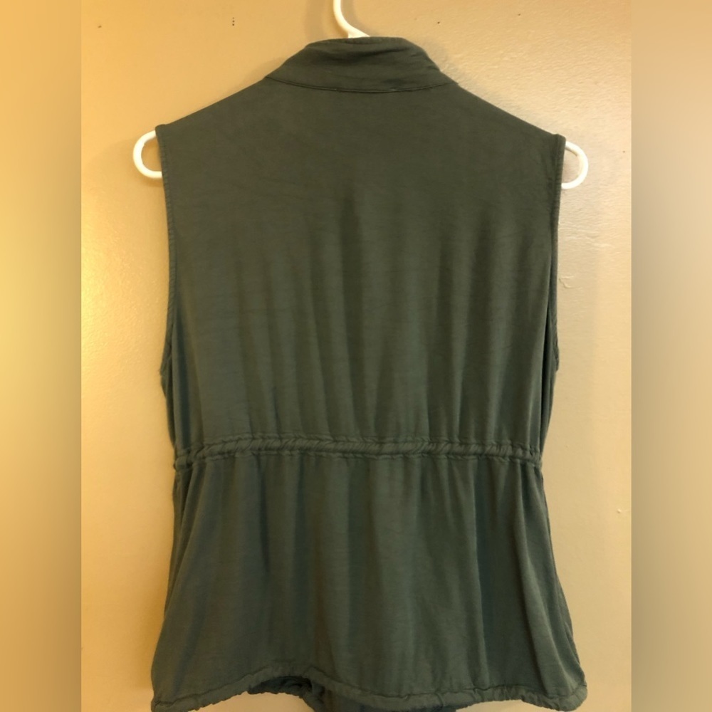 Army Green Olive Utility Vest by entro - Picture 7 of 9